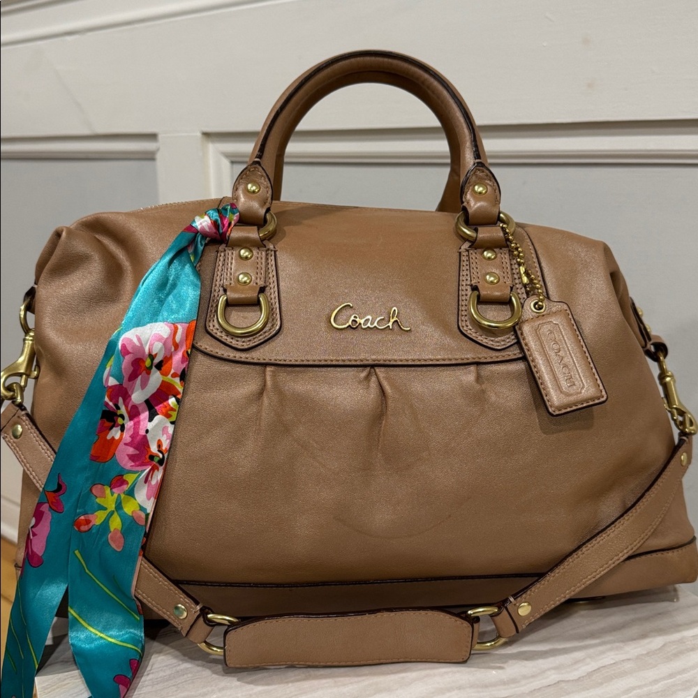 Coach Bag Ashley Large Tan Metallic Leather Satchel - Picture 3 of 17